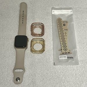 Stainless Steel Gold Apple Watch Series 8 *small scratch*